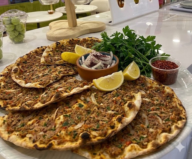 BELLA LAHMACUN