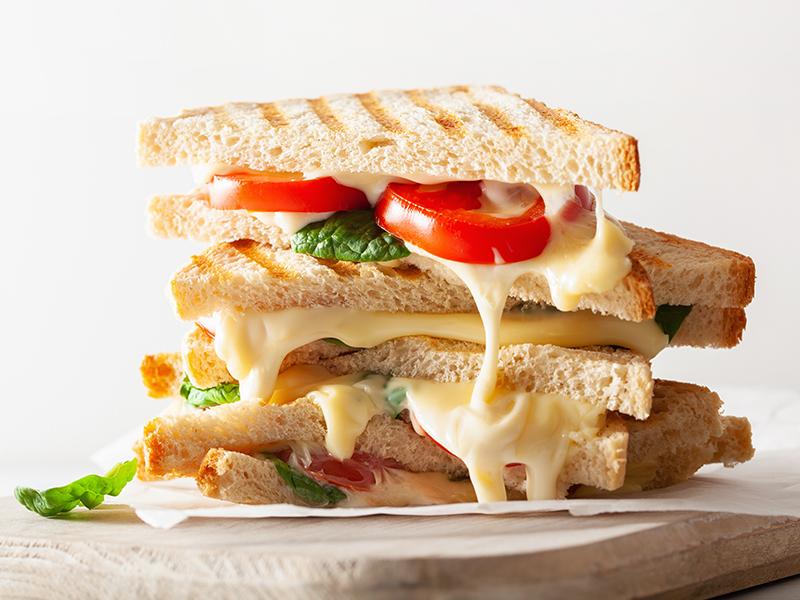 Domates Peynirli Tost